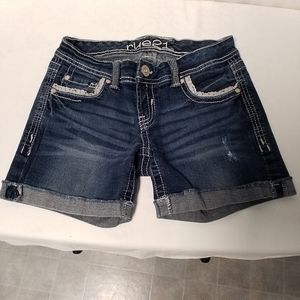 RUE21 denim curvy jean shorts lightly distressed size 3/4 NEW LOWER PRICE